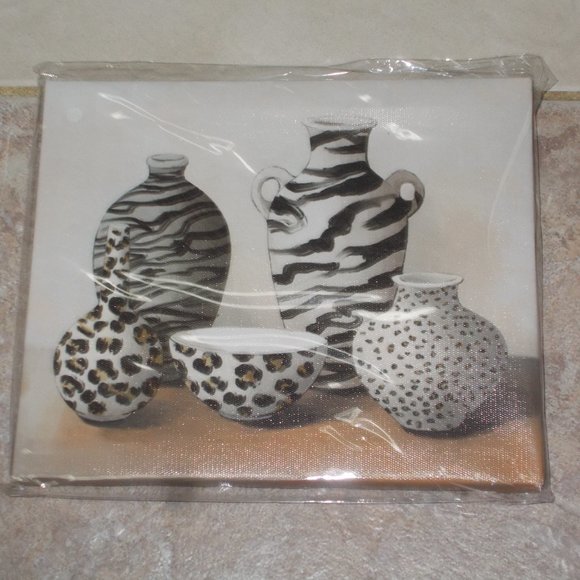 New art on stretched canvas approximately 6"x7.5" - Picture 2 of 3